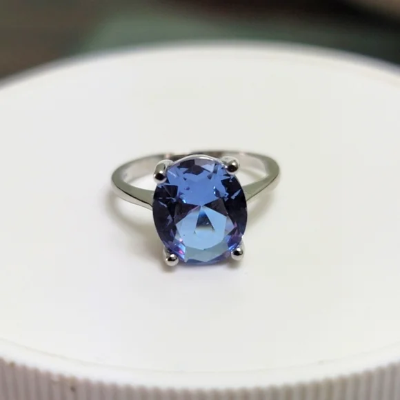 Naturally Color Changing Alexandrite Ring - Picture 2 of 9